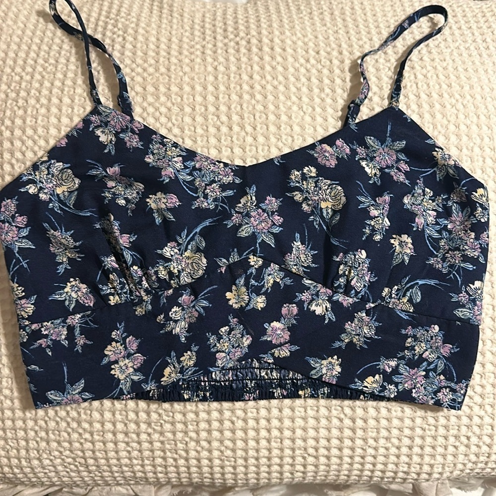 B.O.G. Collection Blue Floral Crop Top M